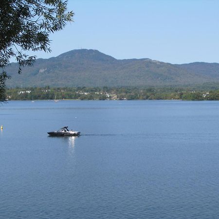 Location Tourisme Estrie - Oberge Du Village Magog Esterno foto