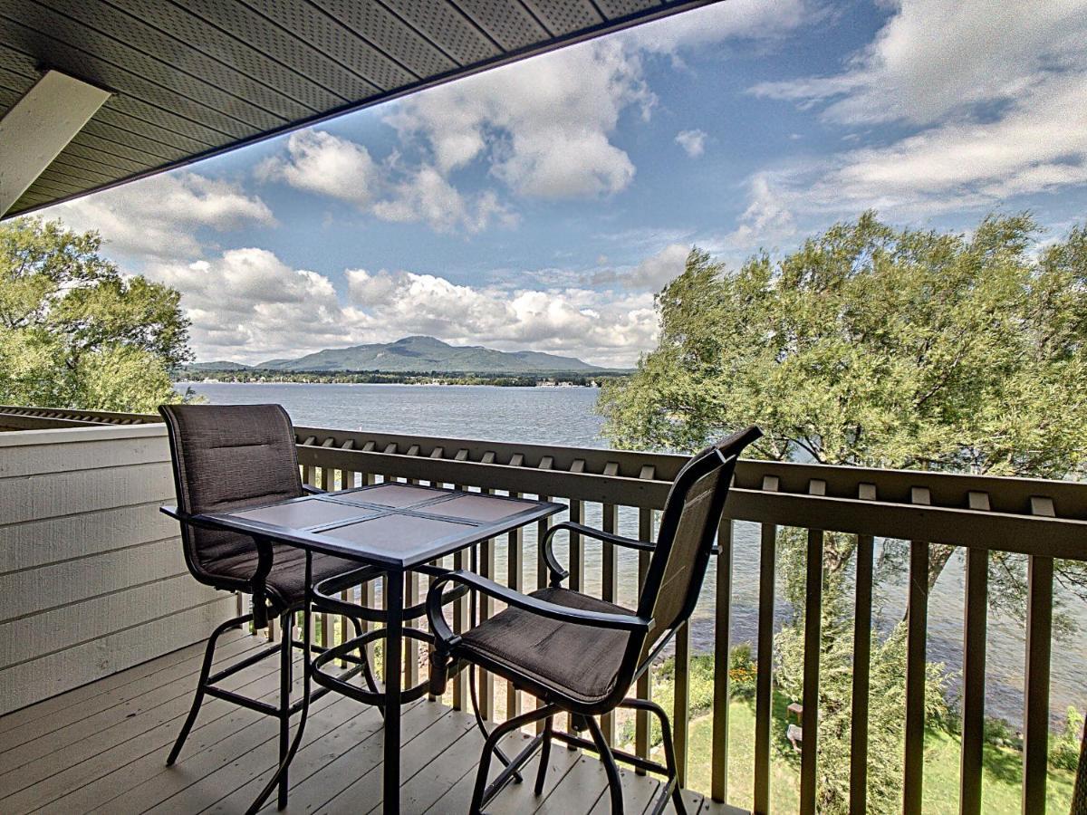 Location Tourisme Estrie - Oberge Du Village Magog Esterno foto