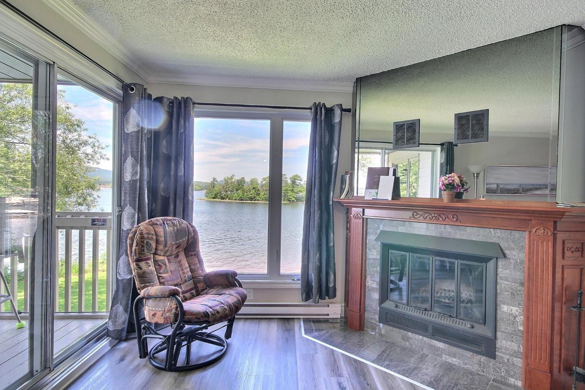 Location Tourisme Estrie - Oberge Du Village Magog Esterno foto